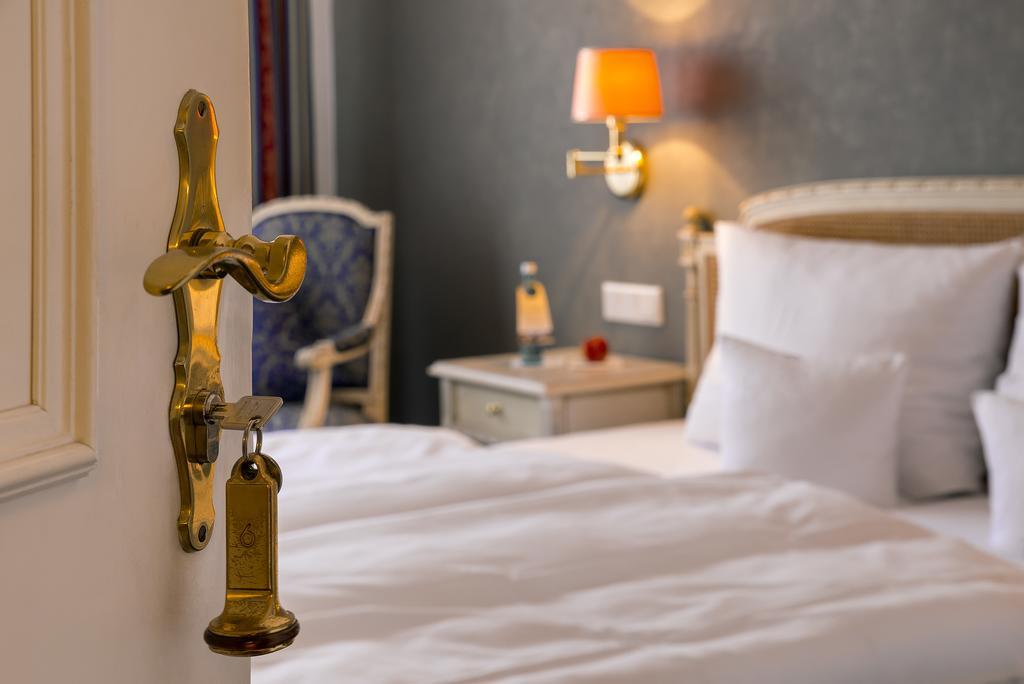 Hotel Krone Alzenau Bagian luar foto