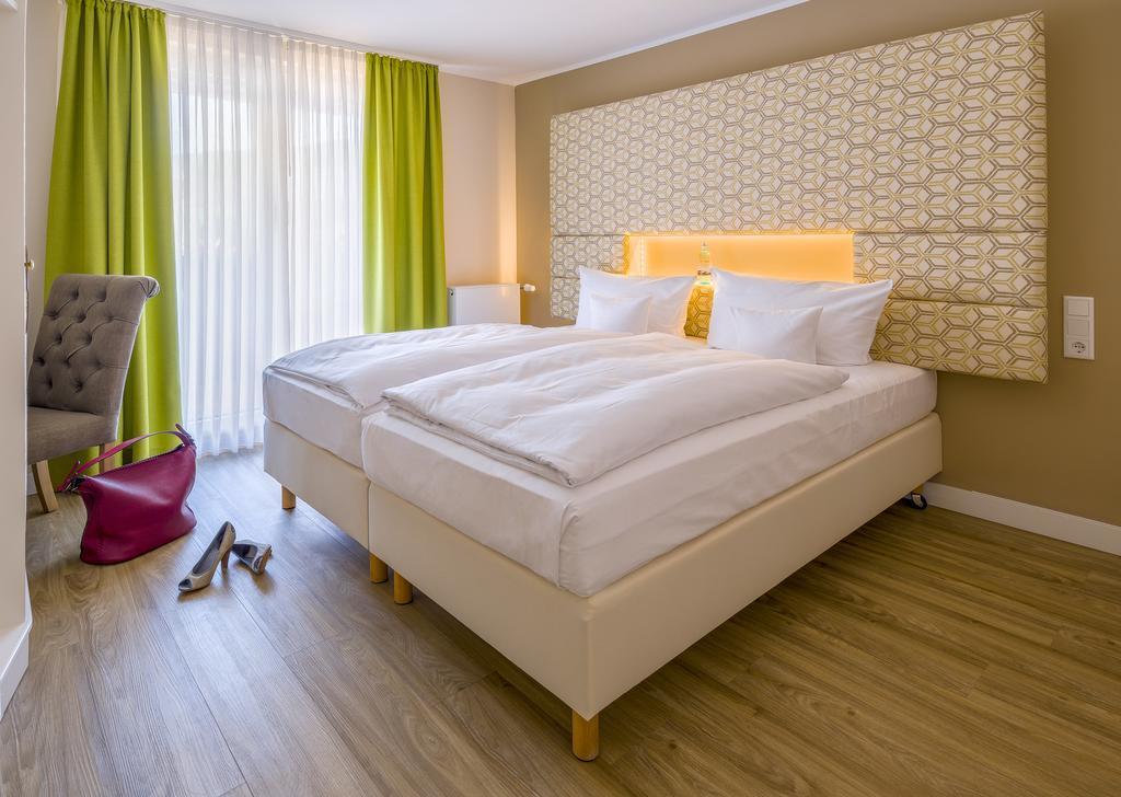 Hotel Krone Alzenau Bagian luar foto