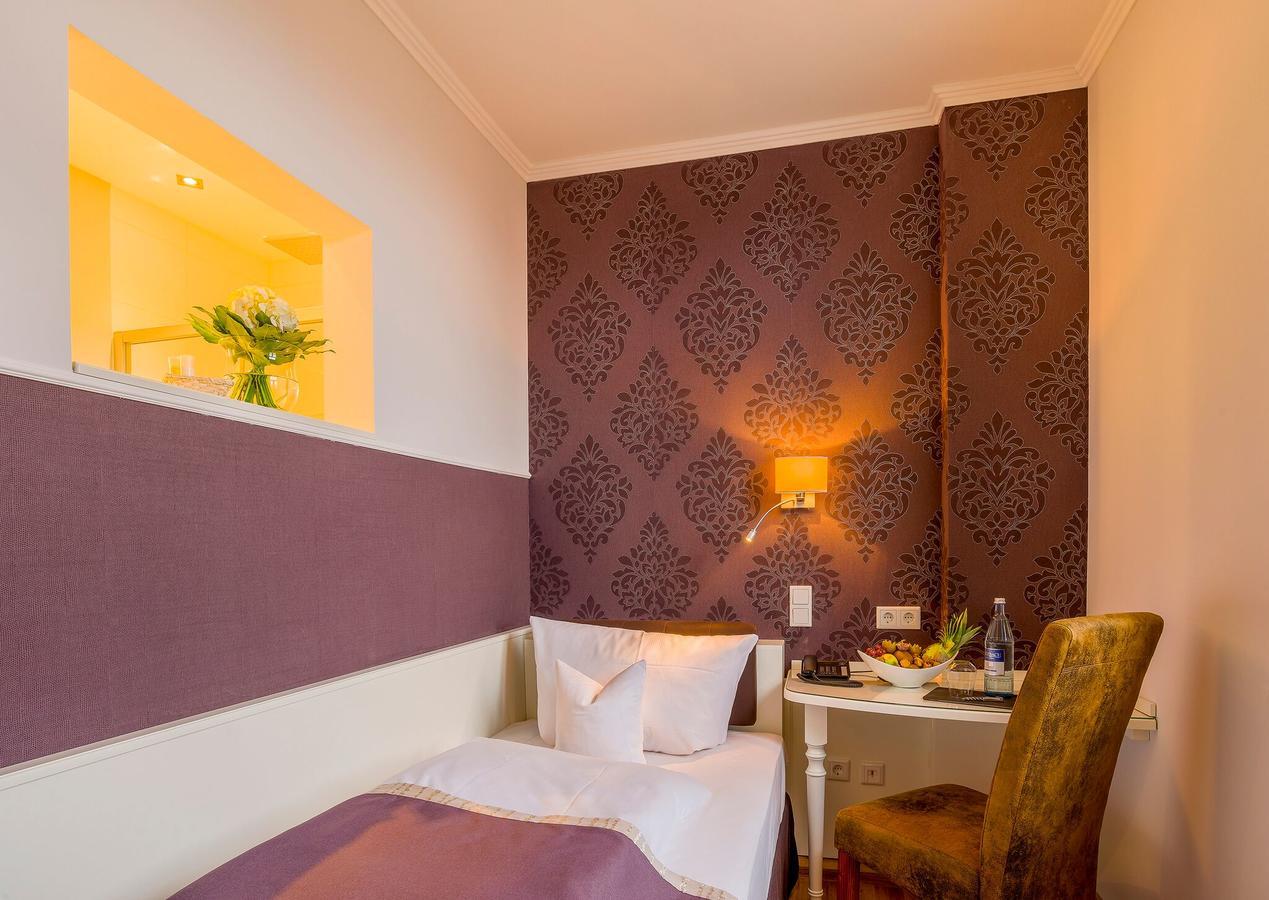 Hotel Krone Alzenau Bagian luar foto